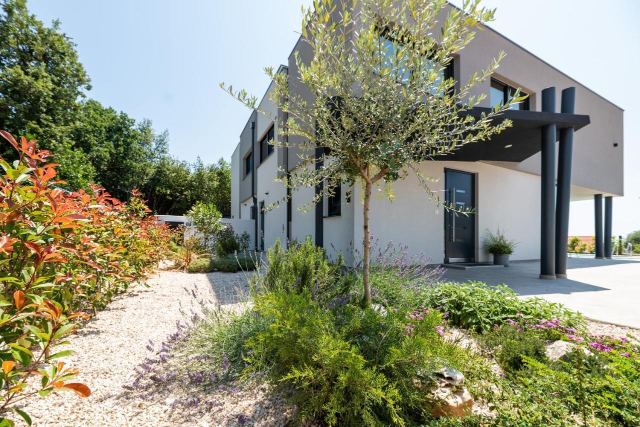 Luxus Villen Monteneto Zambratija  Exterior photo